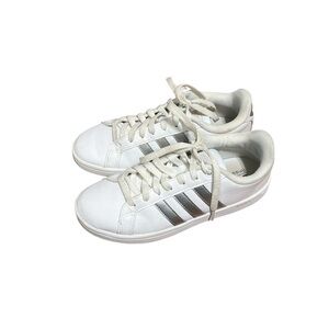 Adidas Women's Sneakers - White and Silver
